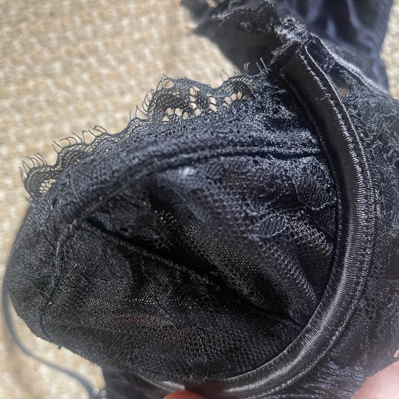 out from under urban outfitters black lace balconette bra Sz small - Picture 7 of 8